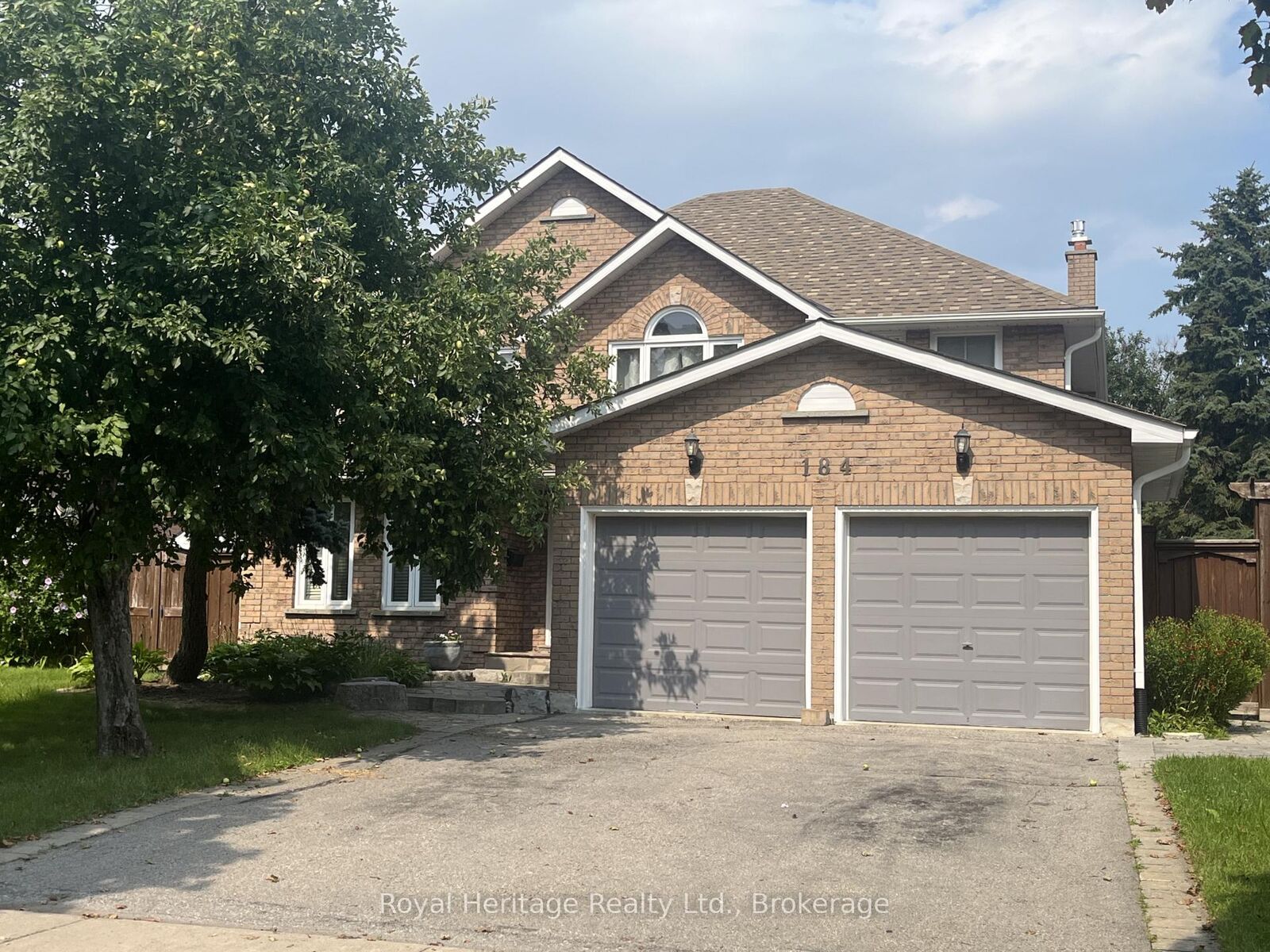 Property Photo: 184 Lake Drive Way W ON L1S 4Y2