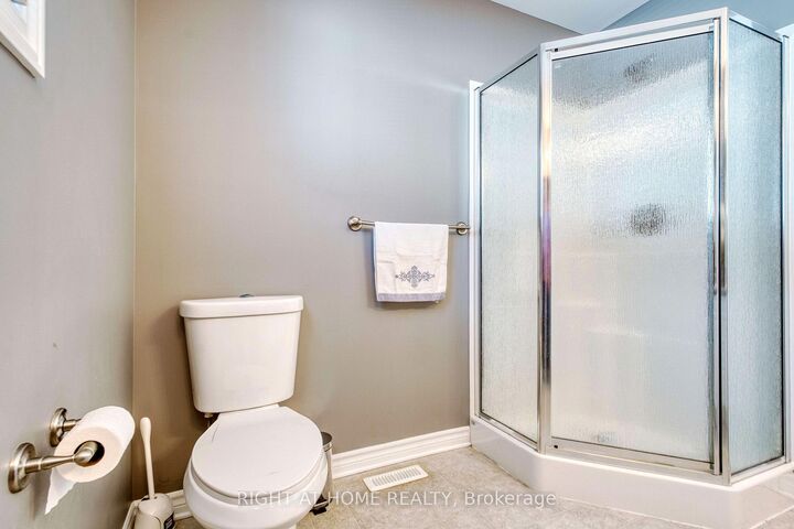 546 Maplewood Lane — photo 1
