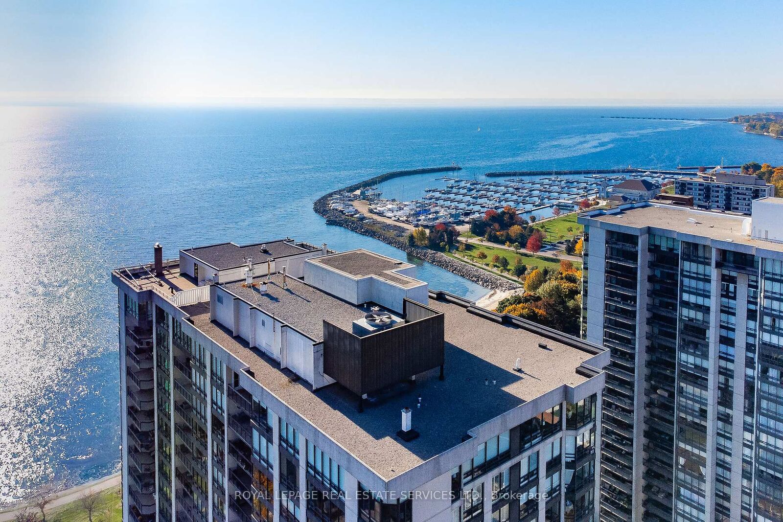 Property Photo: 2170 Marine Drive 2102 ON L6L 5V1