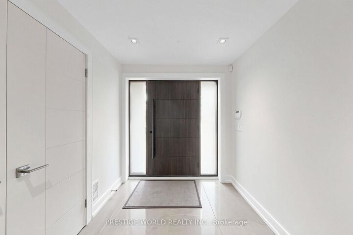 Property Photo: 19 Alderdale Court ON M3B 2H8