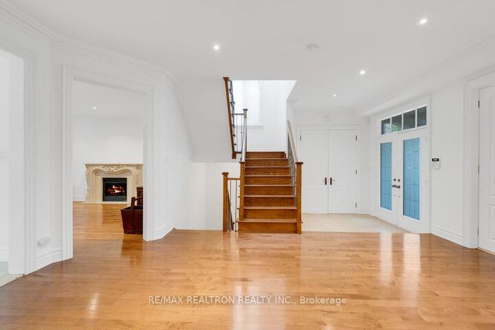 Property Photo: 93 Oak Avenue ON L4C 6R6