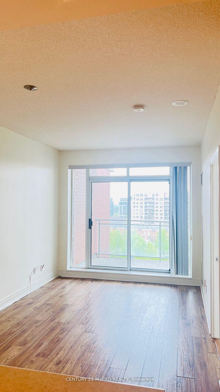 Property Photo:  48 Suncrest Boulevard 1022  ON L3T 7Y5 