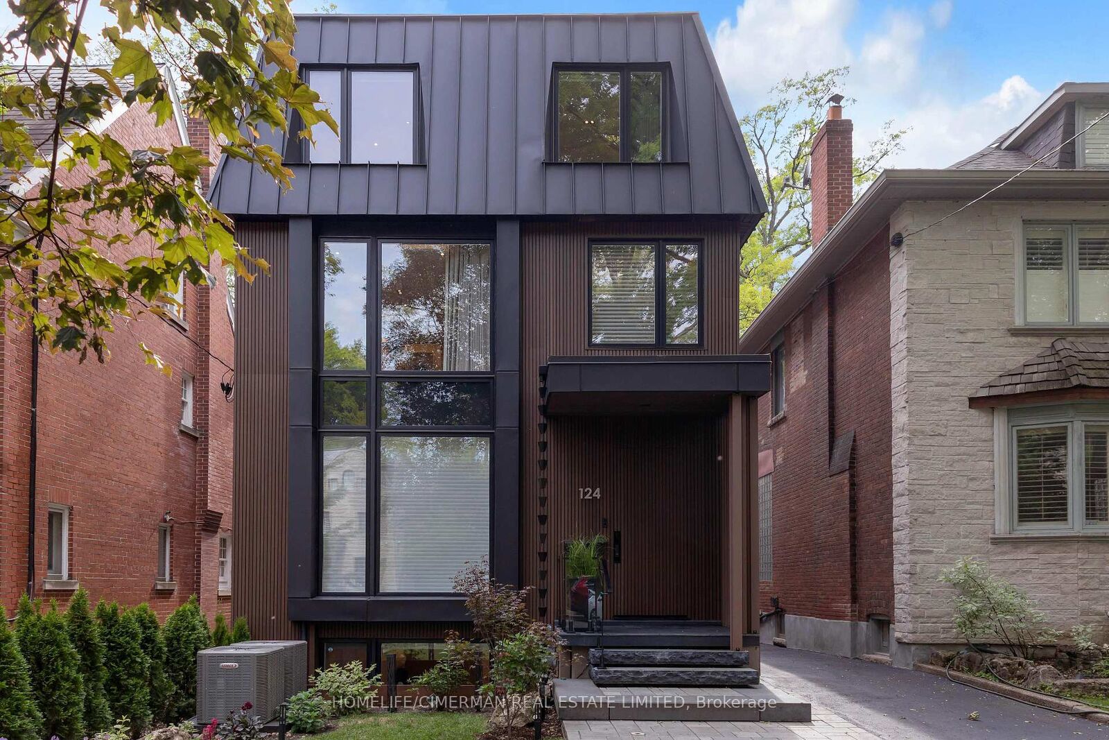Property Photo: 124 Lyndhurst Avenue ON M5R 2Z9