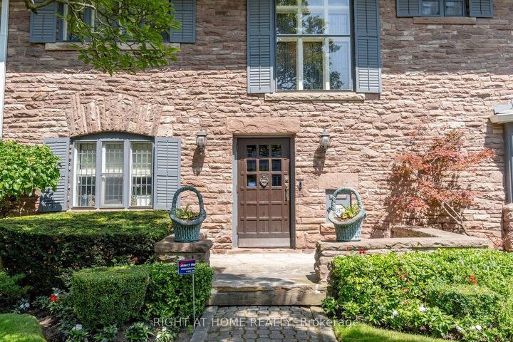 Property Photo: 287 Russell Hill Road ON M4V 2T5