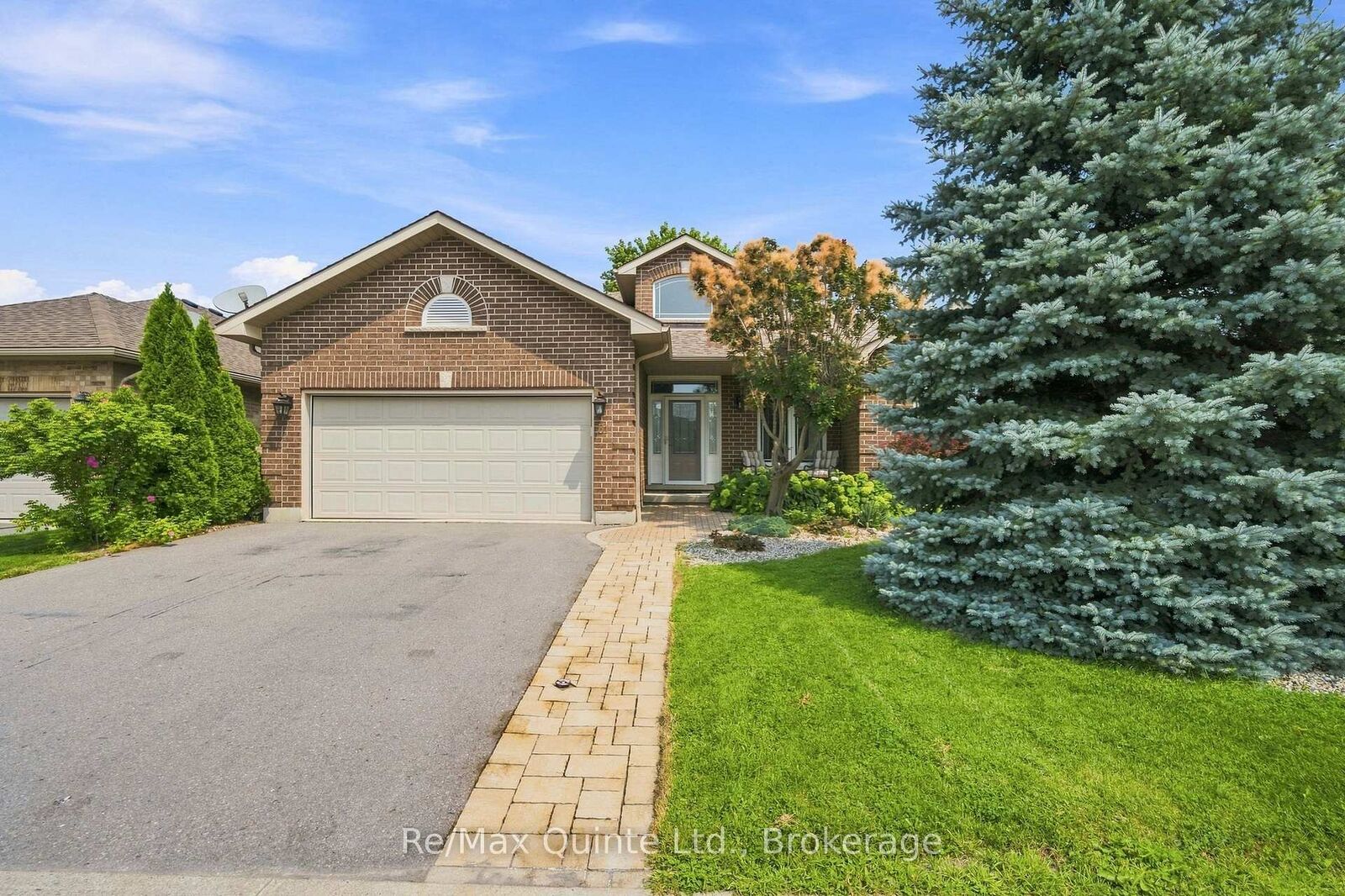 Property Photo: 31 Essex Drive ON K8N 0M9
