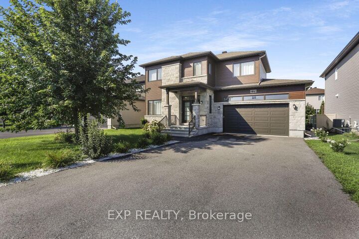 225 Sunset Crescent — photo 1