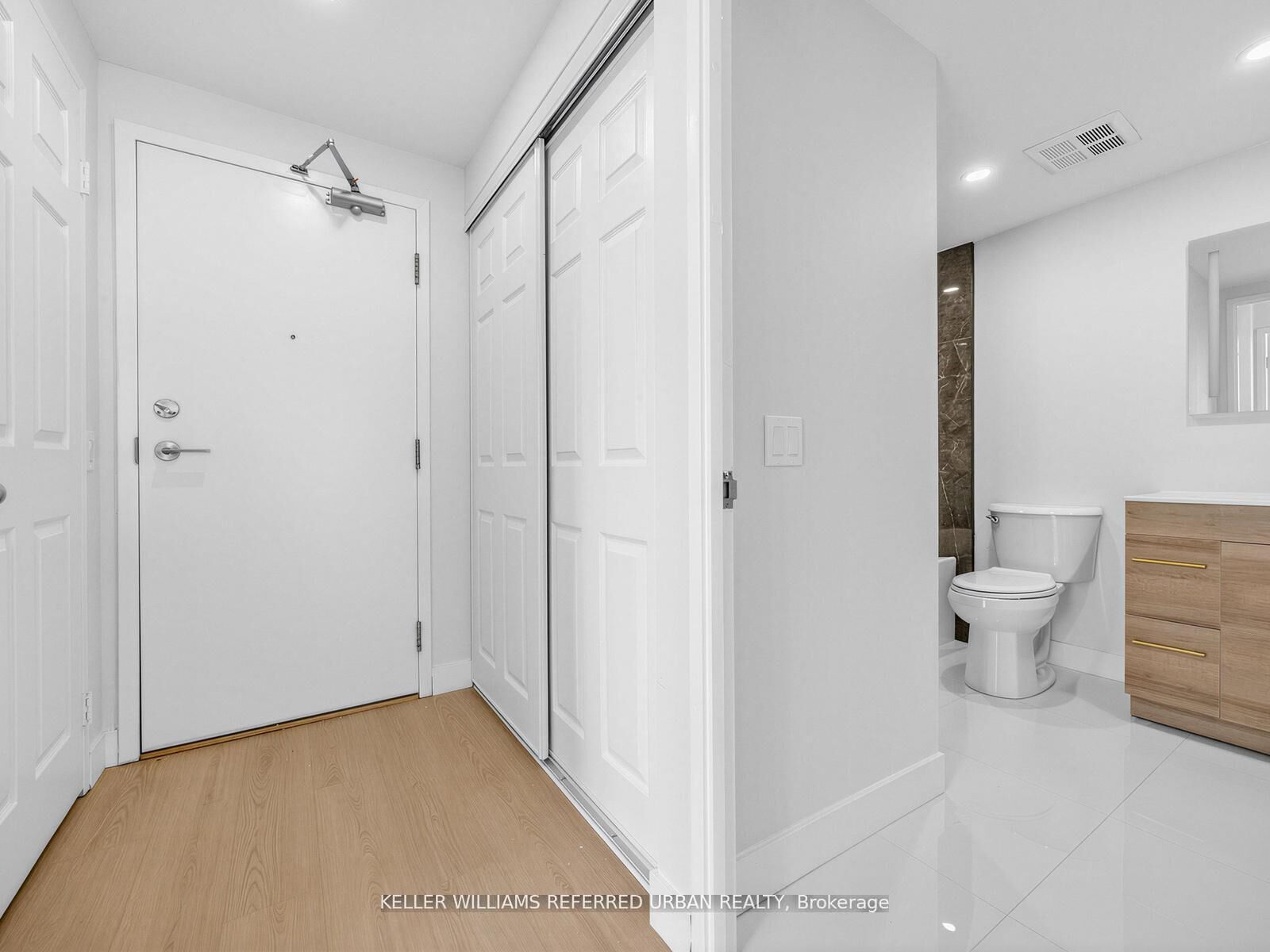 Property Photo: 7 Bishop Avenue 501 ON M2M 4J4