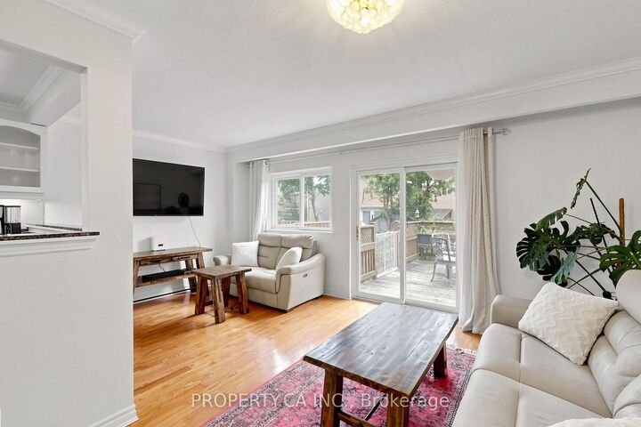 80 Peter Andrew Crescent — photo 1