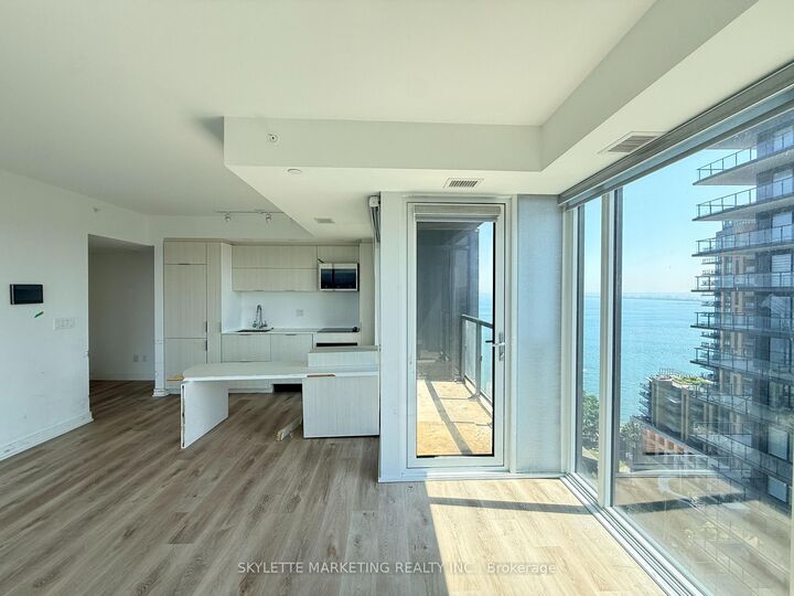 370 Martha Street 1810 — photo 1