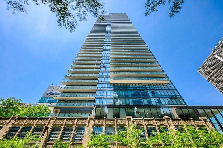 Property Photo:  832 Bay Street 3703  ON M5S 1Z6 