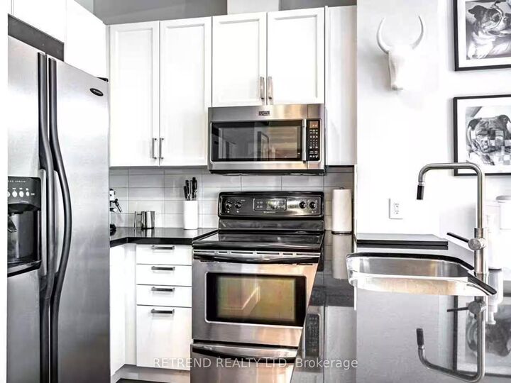 Property Photo:  8 Wellesley Street E 209  ON M4Y 3B2 