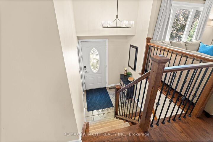 Property Photo: 21 Golden Meadow Crescent ON N2N 2L7