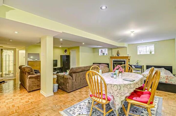 Property Photo:  497 Lynett Crescent Lower  ON L4C 2V8 
