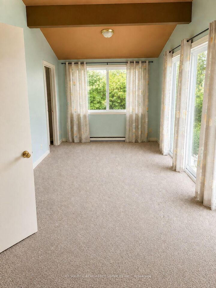 Property Photo: 1941 Marchmont Road 2 ON L3V 0V6