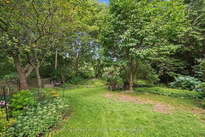 Property Photo: 34 Pondview Crescent ON N1E 3K1