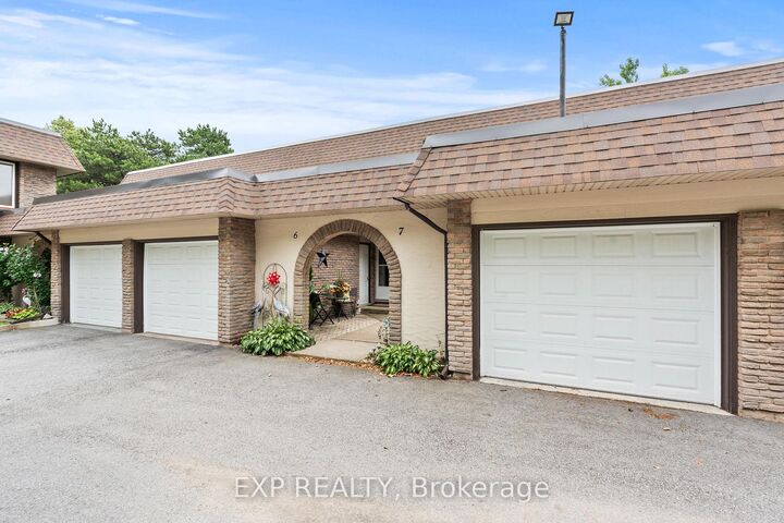 Property Photo: 4230 Meadowvale Drive 7 ON L2E 5W7