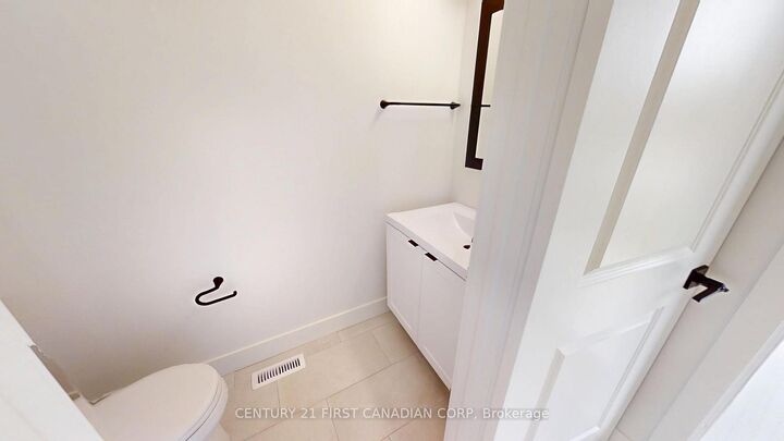 Property Photo: 1225 Tulloch Avenue ON N6M 0L8