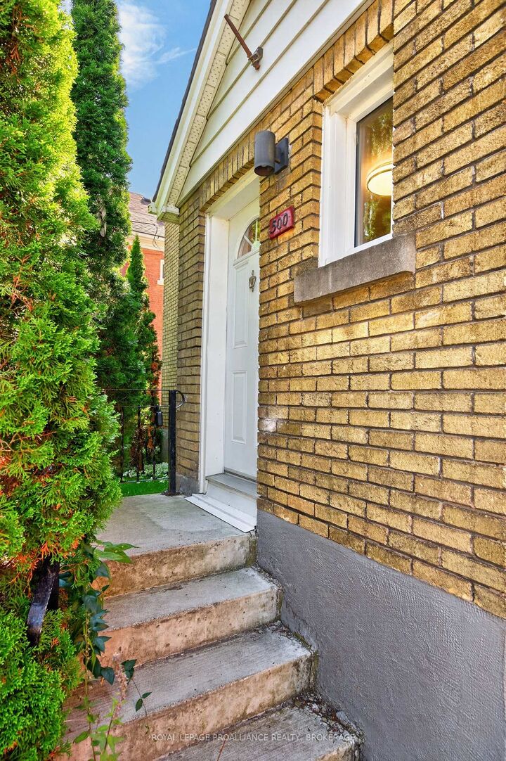 Property Photo: 500 Brock Street ON K7L 1T7