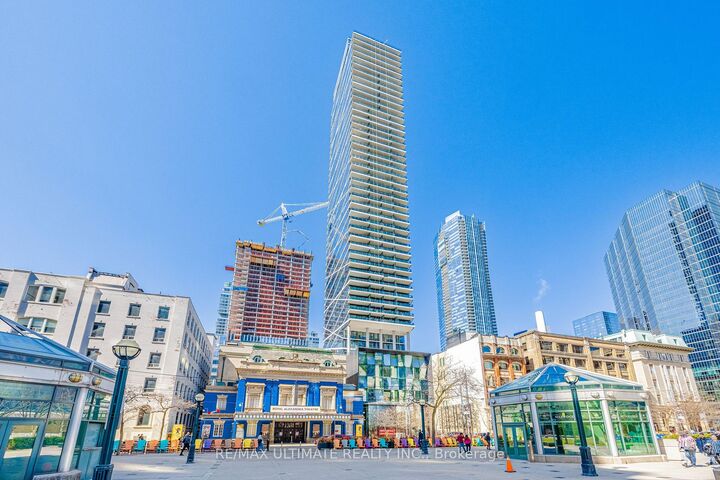 Property Photo: 224 King Street W 1504 ON M5H 0A6