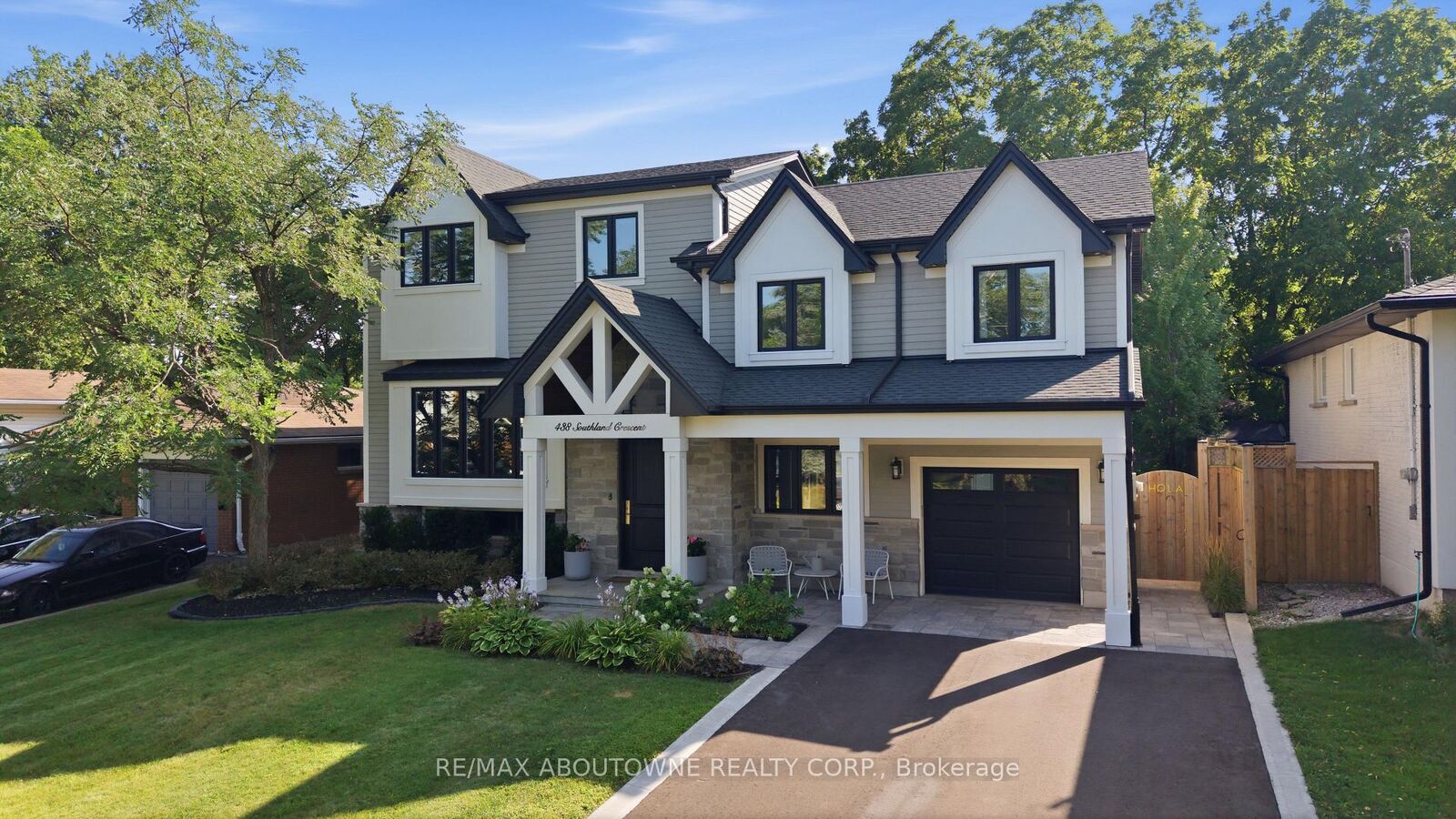 Property Photo: 438 Southland Crescent ON L6L 3N8