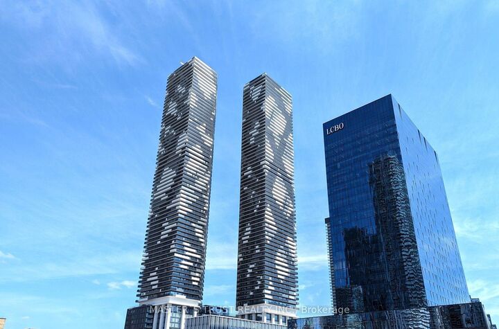 Property Photo: 55 Cooper Street 7108 ON M5E 0G1