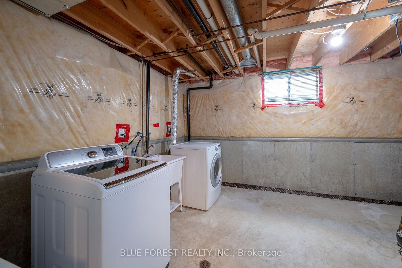 Property Photo: 1387 Idylwood Road ON N5V 3V3