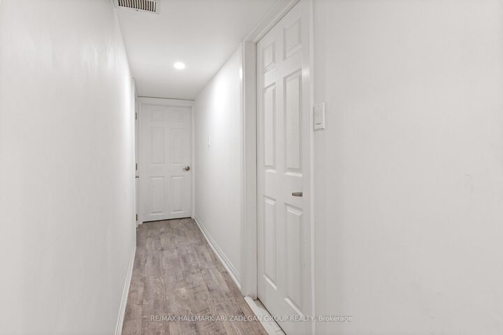 Property Photo:  149 Septonne Avenue Lf  ON L3Y 2W4 