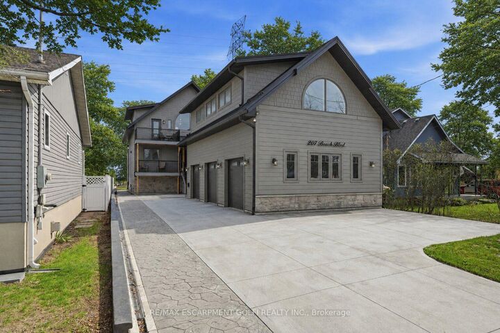207 Beach Boulevard — photo 1