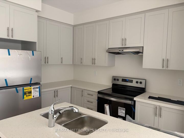Property Photo: 237 Lindsay Street N ON K9V 0T5