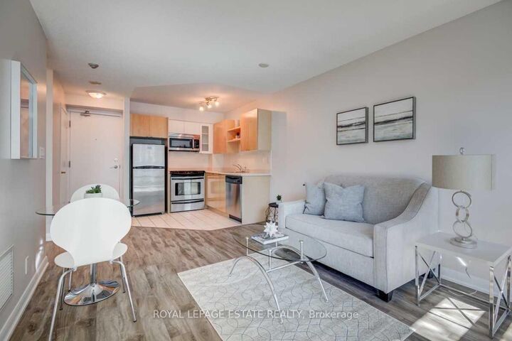 Property Photo: 600 Fleet Street 223 ON M5V 1B7