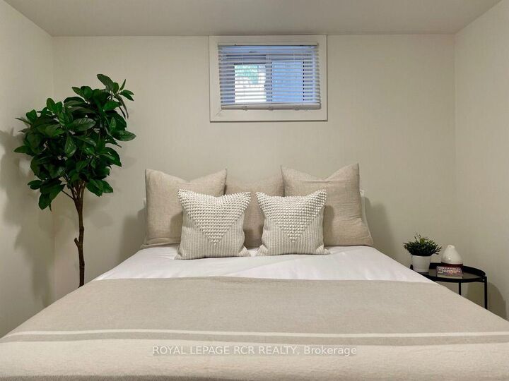 Property Photo:  18 Watts Crescent  ON L9Y 4A5 