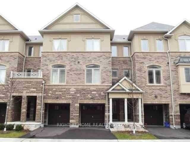 Property Photo: 6625 Falconer Drive 7 ON L5N 0C7