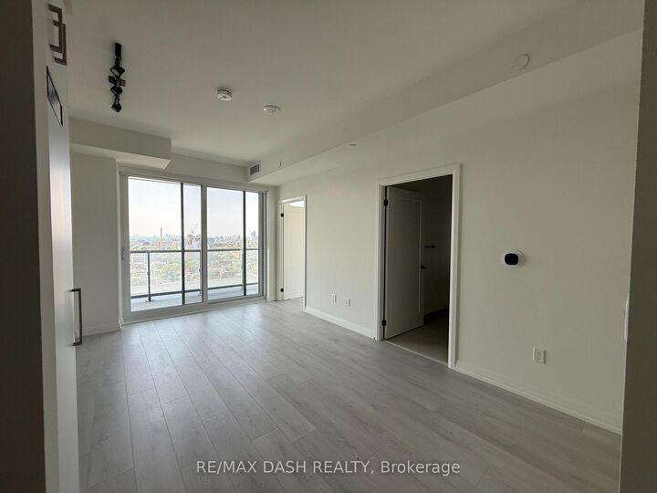 Property Photo:  280 Dundas Street W 1911  ON M5T 0E3 