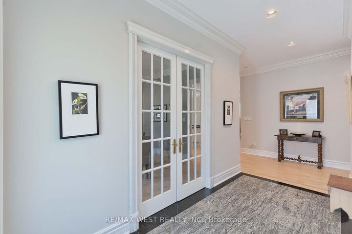 Property Photo: 5 Humberview Drive ON L4H 1B1