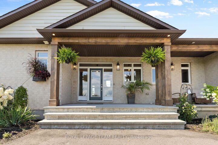 Property Photo: 26 Synergy Way ON K2W 0K3