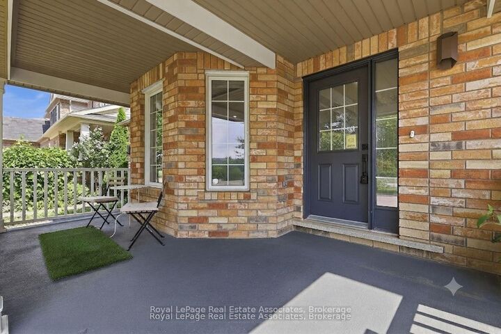 Property Photo: 392 Tonelli Lane ON L9T 0N4