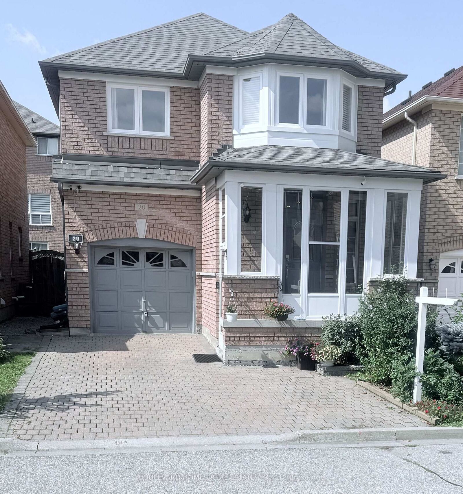 Property Photo: 20 Russell Hill Road ON L6C 2L8