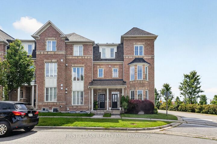 67 Walter Scott Crescent — photo 1