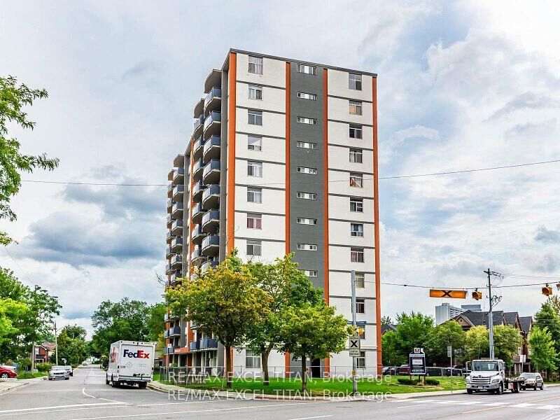 Property Photo:  2255 Weston Road 601  ON M9N 1Y5 
