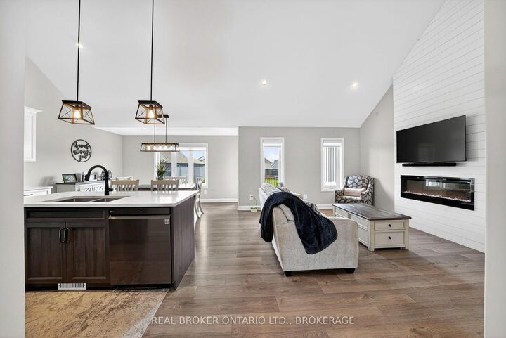 31 Hilda Street — photo 1