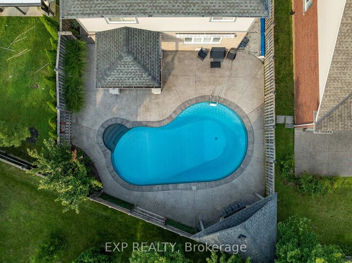Property Photo: 5783 Jake Crescent ON L2H 0G3