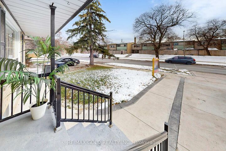 Property Photo: 189 Kingsview Boulevard ON M9R 1V7