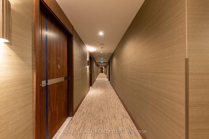 Property Photo: 68 Esther Shiner Boulevard 662 ON M2K 0J6