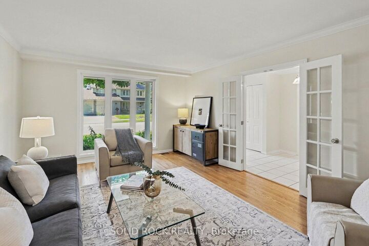 Property Photo: 1599 Featherston Drive ON K1H 6N9