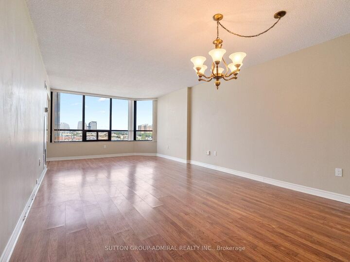 Property Photo: 7420 Bathurst Street 1012 ON L4J 6X4