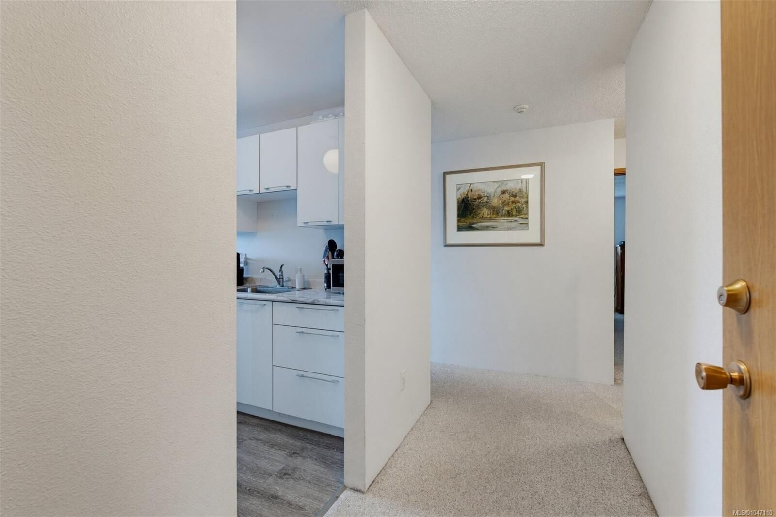 Property Photo: 3255 Glasgow Ave #421 BC V8X 4S4