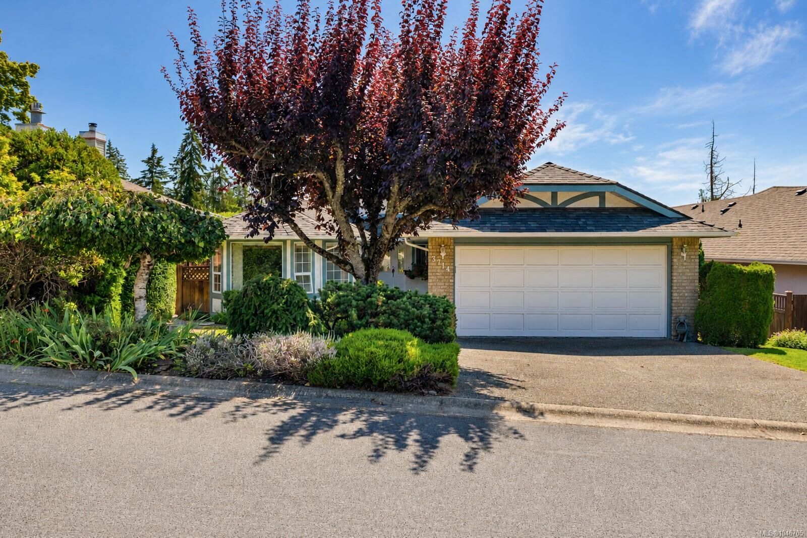 Property Photo: 3714 Arbutus Dr N BC V0R 1L1