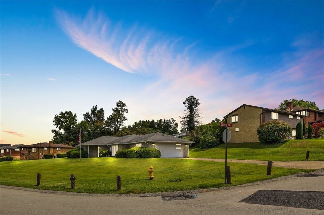 Property Photo: 605 Regina Dr PA 15037