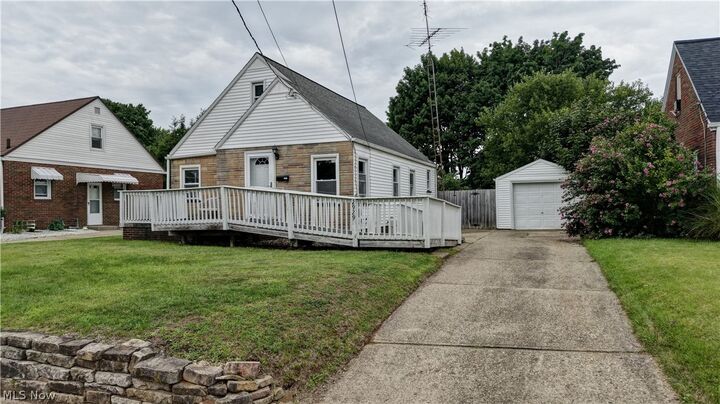 Property Photo: 2929 Helen Place NW OH 44708