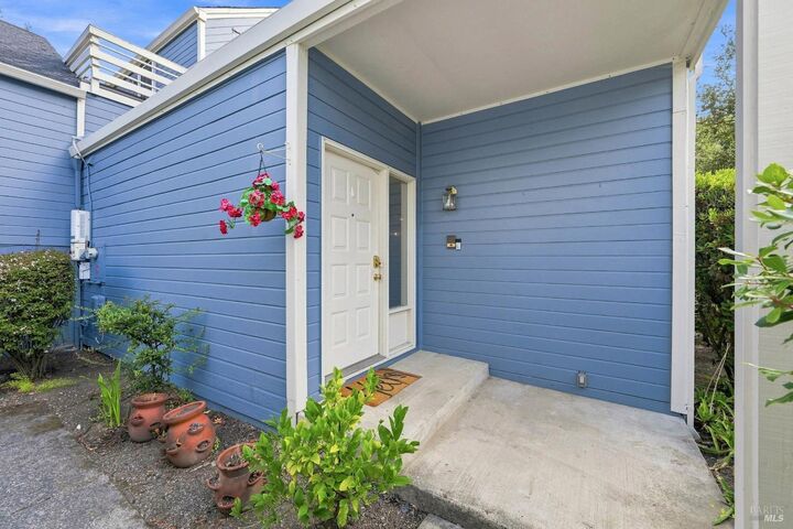 Property Photo:  96 Firestone Way  CA 95409 
